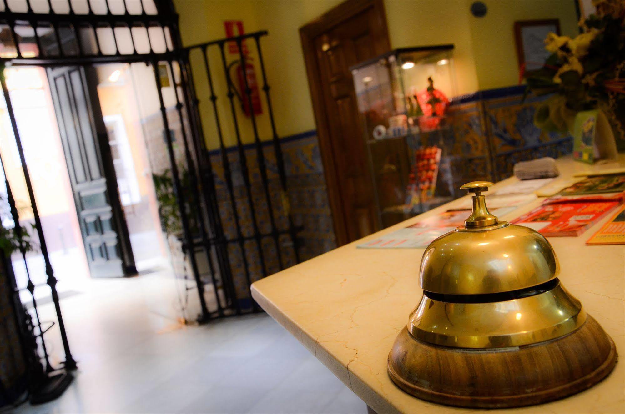 Hotel Londres Sevilla Exteriör bild